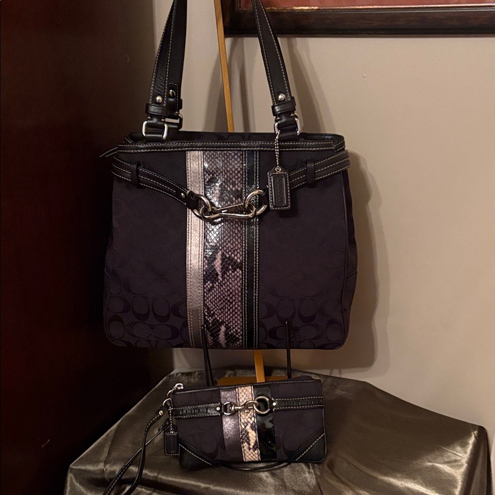 Coach Hampton Signature Cavas/Python/Leather Carr… - image 1